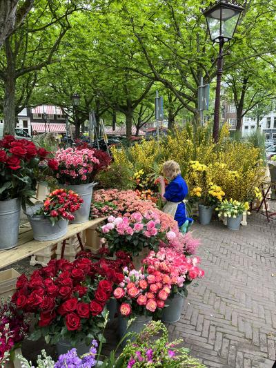 Troostrijke bloemen op de dag na Moederdag Troostrijke bloemen op de dag na Moederdag