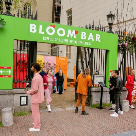 Bloemrijk PR-event We Hebben Meer Bloemen Nodig